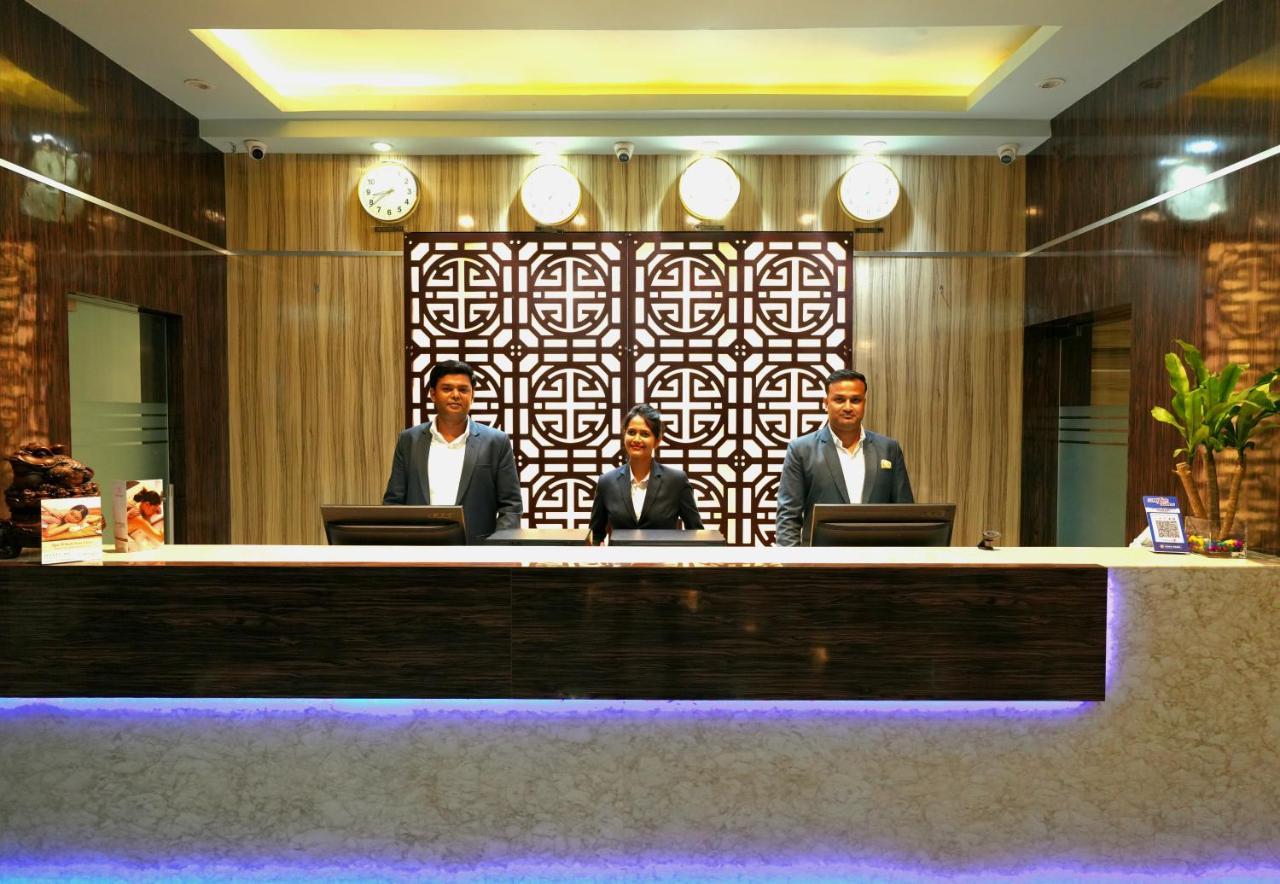 Aristocrat Hotel Calcuta Exterior foto