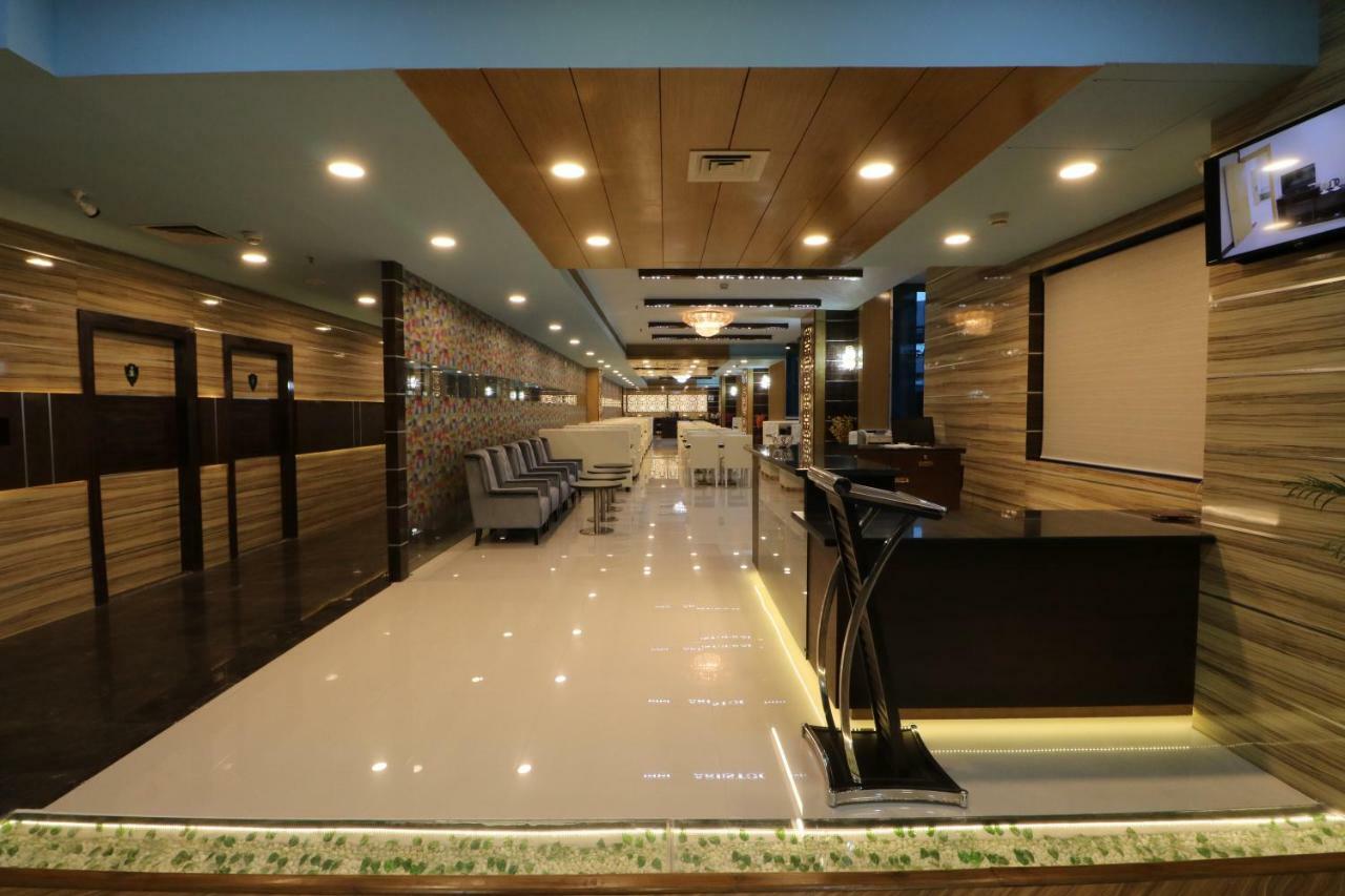 Aristocrat Hotel Calcuta Exterior foto