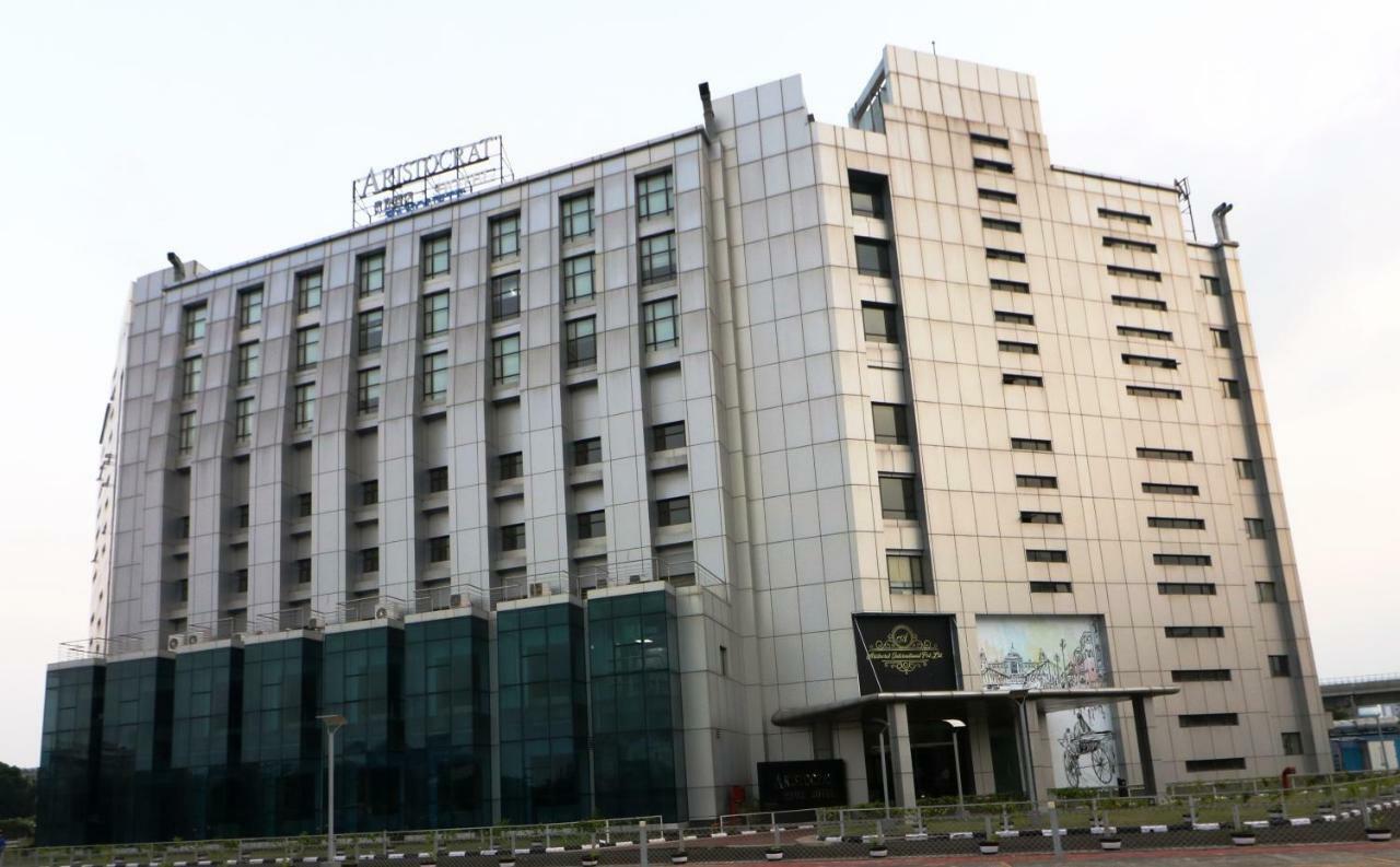 Aristocrat Hotel Calcuta Exterior foto